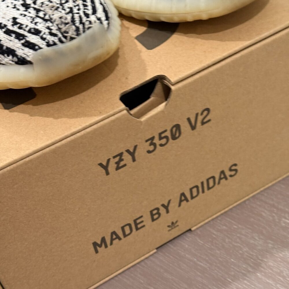 YEEZY BOOST 350 V2 CP9654 WHITE/BLACK/RED BLANC/NOIESS/ROUGE - Picture 3 of 11
